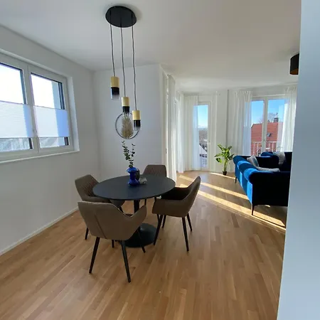 Kocasa-apartments 03, City-center Boeblingen, Stellplatz, Balkon, Waipu-tv شقة بوبلنغ